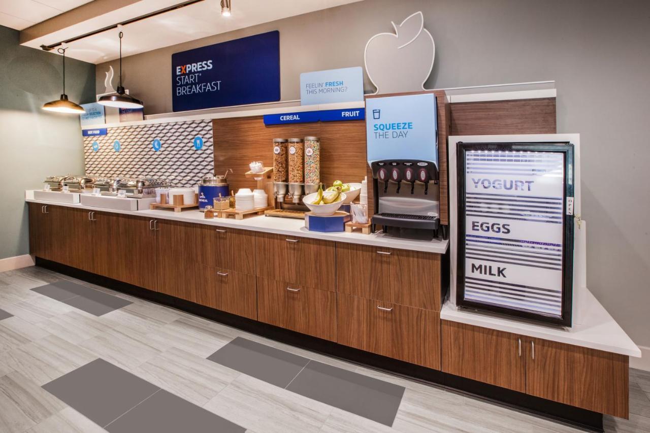 Holiday Inn Express & Suites Charlotte - Ballantyne By Ihg Exteriér fotografie